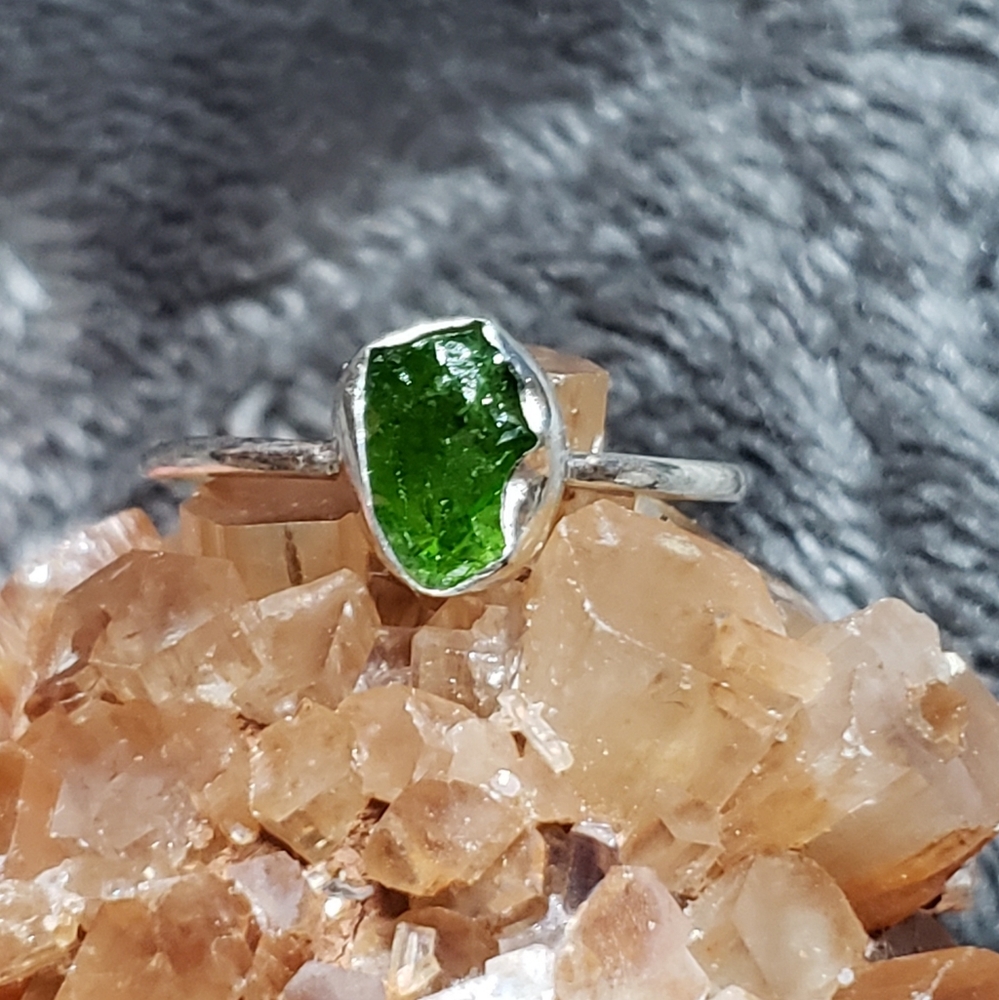Raw Green Chrome Diopside Ring-Solid 925 Silver(N… - image 1